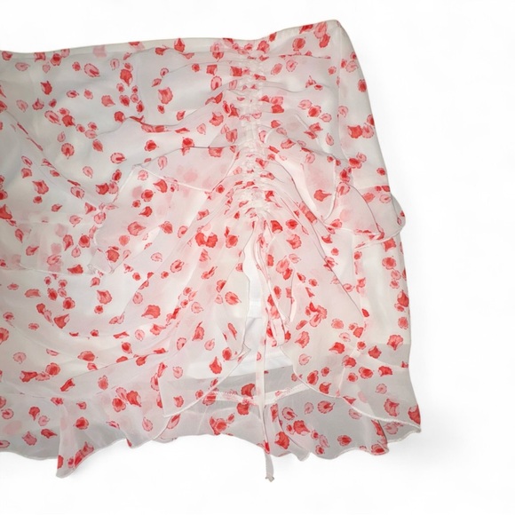 Princess Polly White and Red Ruffle Mini Skirt! - Picture 4 of 6